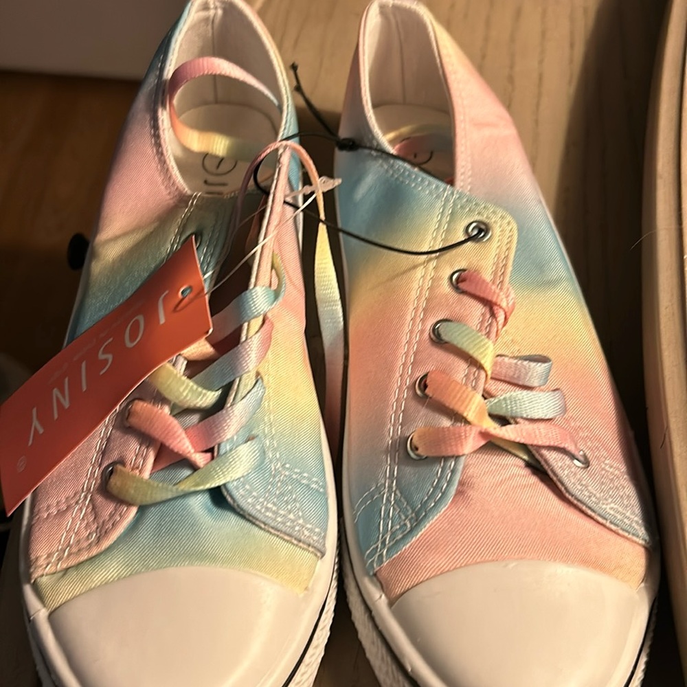 New Josiny woman’s low tops